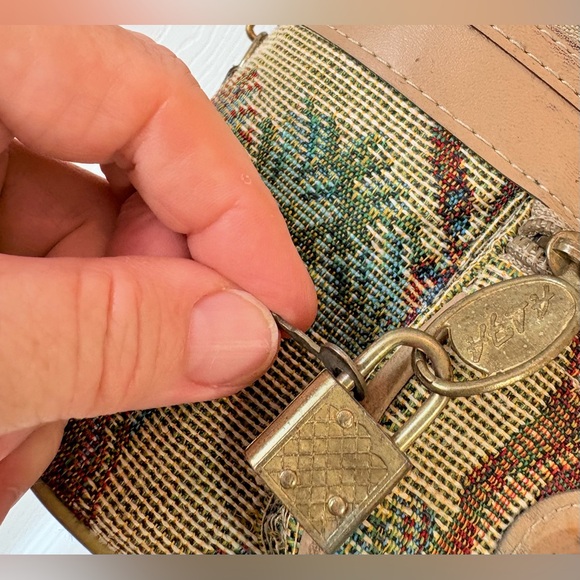 Vintage Horse Equestrian Tapestry Train Makeup Case - Picture 6 of 7